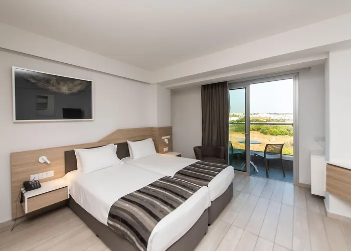 EVALENA BEACH HOTEL, PROTARAS