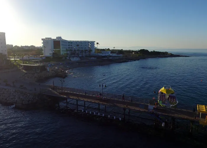 EVALENA BEACH HOTEL, PROTARAS