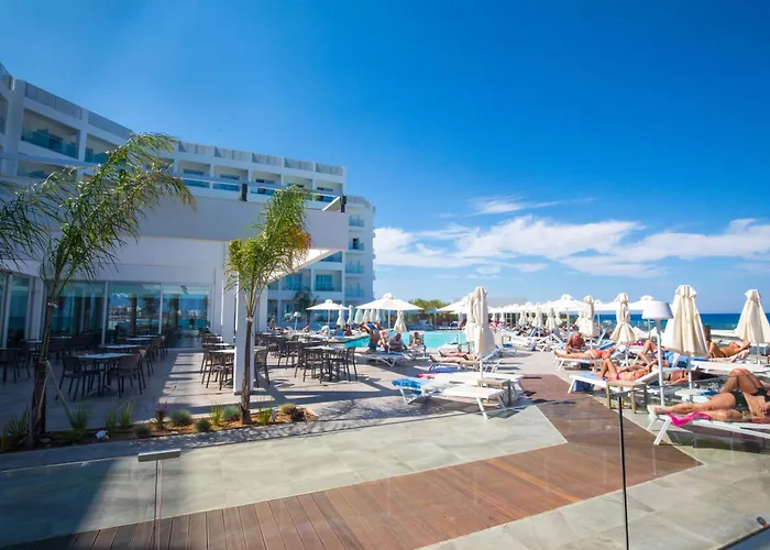 EVALENA BEACH HOTEL, PROTARAS