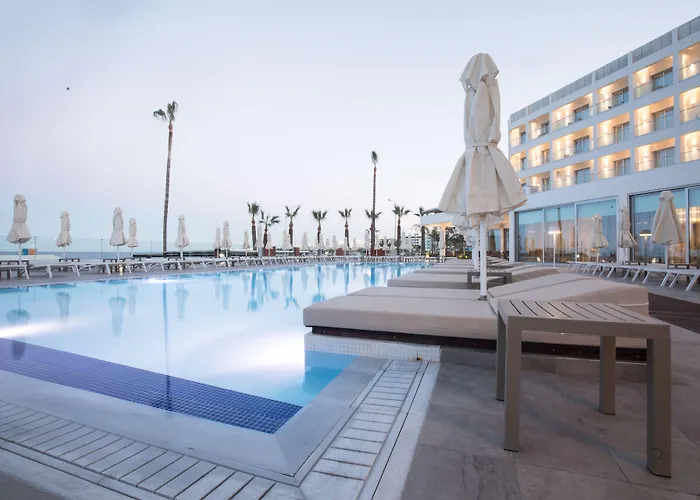 EVALENA BEACH HOTEL, PROTARAS