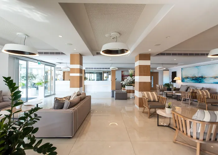 EVALENA BEACH HOTEL, PROTARAS