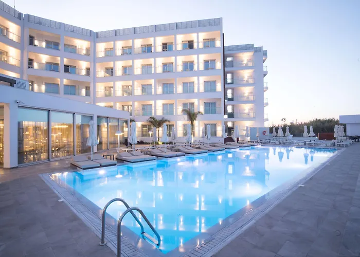 EVALENA BEACH HOTEL, PROTARAS